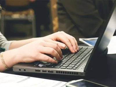 การเปลี่ยนแปลงปริมาตรก่อนและหลังการฟื้นฟูเรซินประจุบวกที่มีความเป็นกรดอ่อน